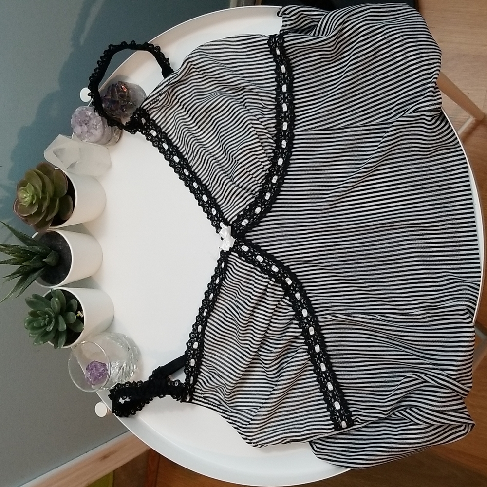 La vie en rose black & white lingerie top XL NWT